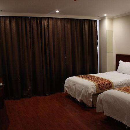 Greentree Inn Shanghai Zhangjiang Guanglan Road Metro Station Business Hotel Exterior foto