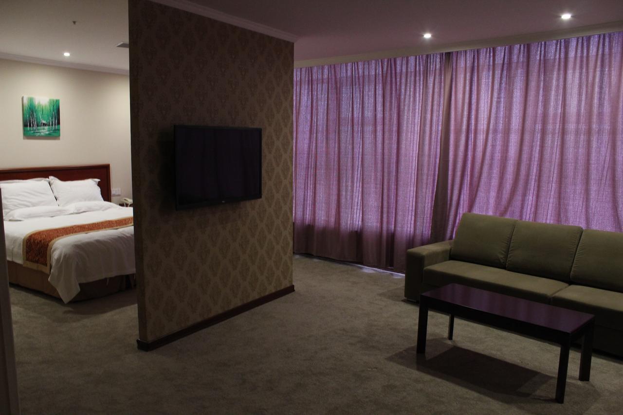 Greentree Inn Shanghai Zhangjiang Guanglan Road Metro Station Business Hotel Exterior foto