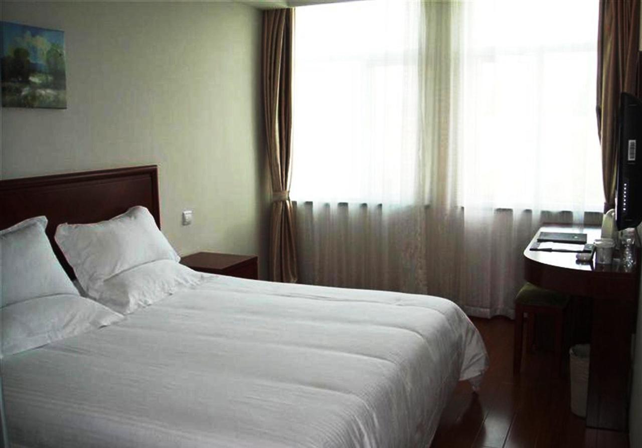 Greentree Inn Shanghai Zhangjiang Guanglan Road Metro Station Business Hotel Exterior foto