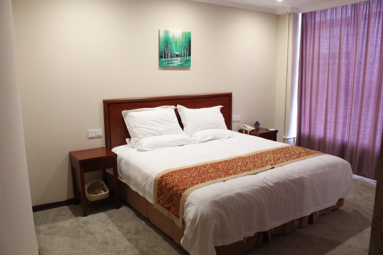 Greentree Inn Shanghai Zhangjiang Guanglan Road Metro Station Business Hotel Exterior foto