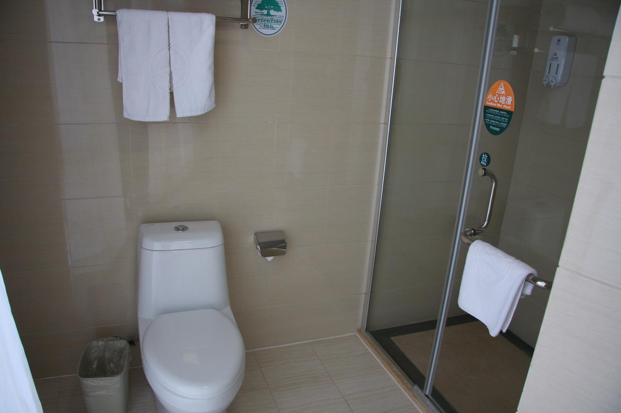Greentree Inn Shanghai Zhangjiang Guanglan Road Metro Station Business Hotel Exterior foto